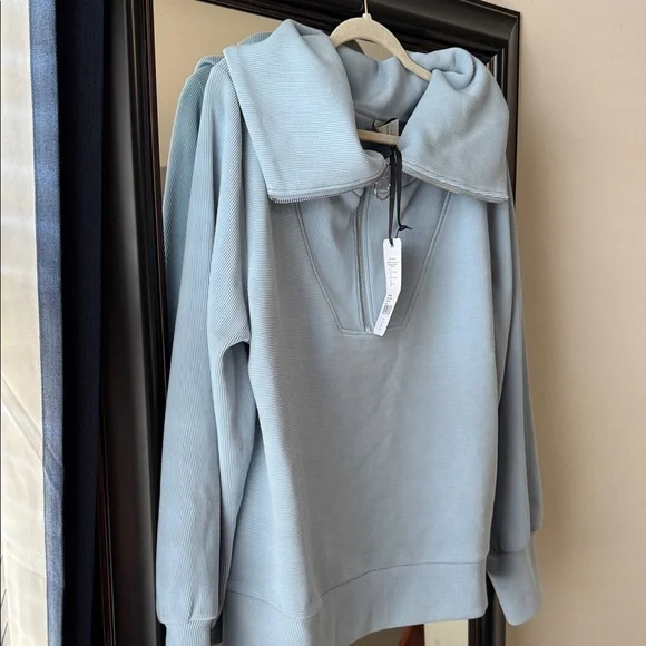 Varley Light Blue Sweatshirt - Picture 3 of 8